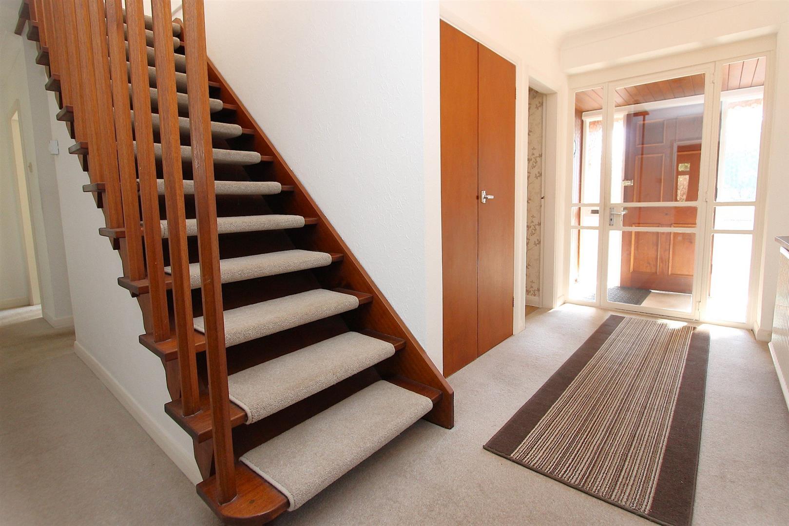 Alderlea Close (Off Love Lane), Pedmore, Stourbridge